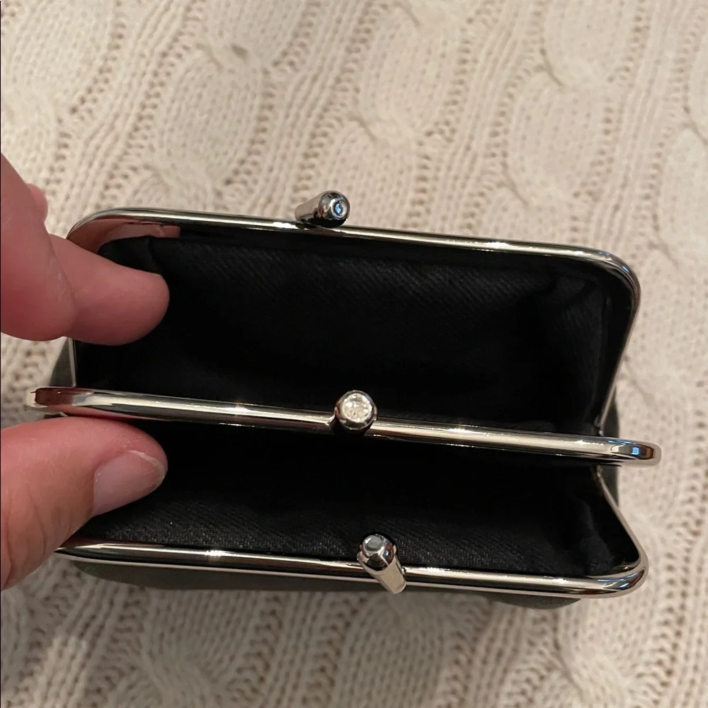 Buxton velvet touch cowhide black leather double clasp coin purse w/ side pocket - Picture 3 of 9